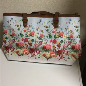 Large flowered Elliott Luca travel bag